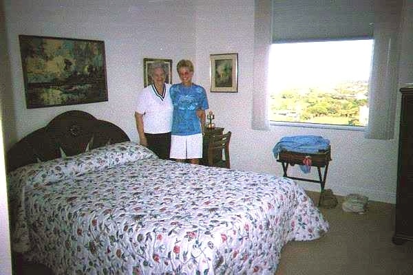 Anne and Aunt Dorotha in the guest bedroom in 1999